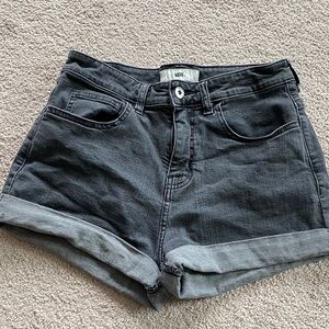 Vans Women's Dark Gray Jean Shorts. Size 27” excellent condition